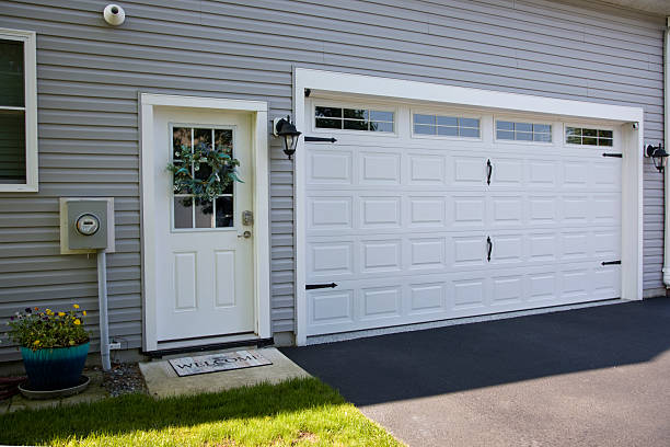 24/7 Emergency Garage Door Panel Replacement experts in Malvern, OH